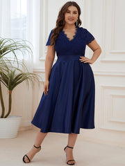 Plus Size V-neck Lace Bodice A-line Cocktail Dress with Pockets