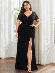 Plus Size Kleid für die Brautmutter mit Schlitz vorne und kurzen Ärmeln und Pailletten