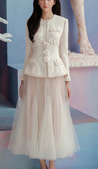 Zweiteiliges Set mit Blumenmuster und Drapierung in Beige