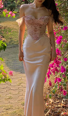 Korsett-Top mit Blumenstickerei und Schnürung