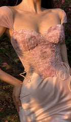 Korsett-Top mit Blumenstickerei und Schnürung