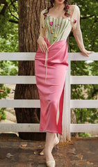 MIDIKLEID MIT BLUMENRANKEN-KORSETT IN ROSA