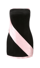 Kleid mit hoher Taille und Nähten