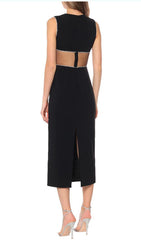 VESTIDO NEGRO CON CINTURA ABIERTA Y COSTURA EN LAS NALGAS