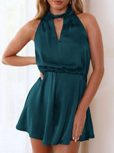 Modischer amerikanischer Neckholder-Jumpsuit