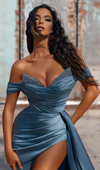 TRÄGERLOSES SATIN-CREPE-MAXIKLEID IN GRAUBLAU