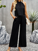 Ärmelloses Set mit Taschen im griechischen Ausschnitt