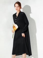 Temperamentvolles, schmales, lockeres Midikleid mit V-Ausschnitt