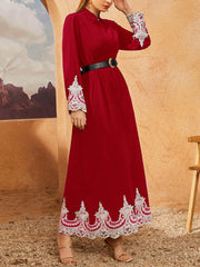 Maxikleid mit Umschlag und Knopf, Spitzengürtel