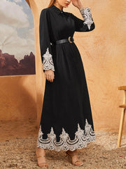 Maxikleid mit Umschlag und Knopf, Spitzengürtel