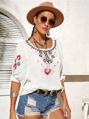 Lockeres T-Shirt mit Rundhalsausschnitt und Heavy Industry-Stickerei