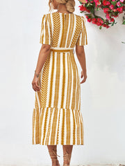 Gestreiftes Midikleid mit Bindegürtel, Rundhalsausschnitt, Puffärmeln