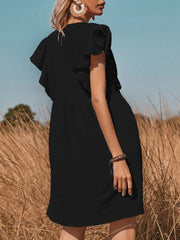 Modisches Minikleid mit V-Ausschnitt und Knopfleiste