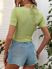 Estilo sexy y atractivo para una camiseta de manga corta de moda