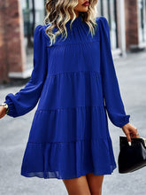 Minikleid mit Rüschenkragen und Puffärmeln