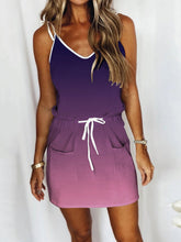 Lässiges, gestreiftes, ärmelloses, fließendes Minikleid mit Neckholder