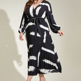 Elegantes Plisseekleid mit V-Ausschnitt in Übergröße für Damen