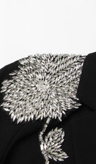 JACKE MIT STRASS-DETAILS IN SCHWARZ