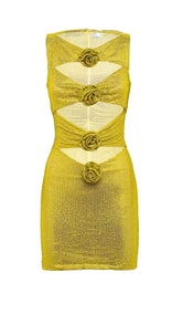 VESTIDO MINI AMARILLO CON ROSETA Y RECORTE ADORNADO