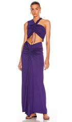 Vestido con cuello inclinado y cinta recortada