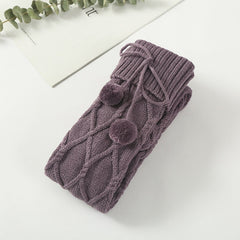 Dünne lange Socken mit geflochtenem Schleifendekor