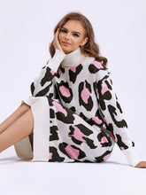 Giorgia – Oversize-Strickkleid mit Leopardenmuster