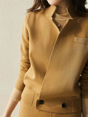 Conjunto de falda con estilo francés