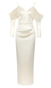 SEIDEN-MIDIKLEID MIT KALTEN SCHULTERN IN APRICOT