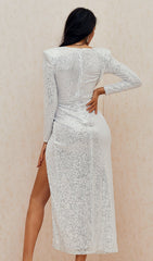 VESTIDO LARGO CON ESCOTE EN V Y LENTEJUELAS PLATEADAS