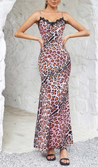 VESTIDO LARGO DE RAYAS CON TIRANTES DE ESPAGUETI EN ROSA