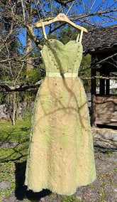 VESTIDO MIDI DE MALLA CON TIRANTES ESPAGUETI