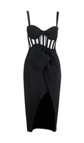 VESTIDO MIDI CON VENDAJE DIVIDIDO EN ROJO