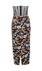 TRÄGERLOSES MIDIKLEID MIT GESCHLAGENEM ÄRMEL