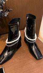 Modische kurze Stiefel mit quadratischer Zehenpartie