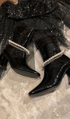 Modische kurze Stiefel mit quadratischer Zehenpartie