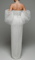 TRÄGERLOSES BRAUTKLEID MIT PUFFÄRMELN UND GLANZ
