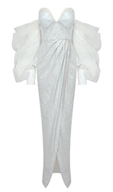 TRÄGERLOSES BRAUTKLEID MIT PUFFÄRMELN UND GLANZ