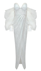 TRÄGERLOSES BRAUTKLEID MIT PUFFÄRMELN UND GLANZ