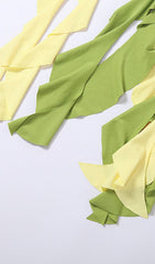 Unregelmäßiges zweiteiliges Kleid mit Quasten in Moosgrün