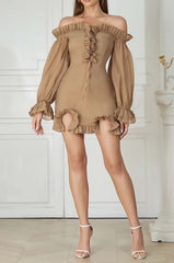 Strukturiertes Minikleid mit Rüschen in Braun