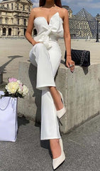 Jumpsuit aus Seidenfaille mit verdrehter Schleife