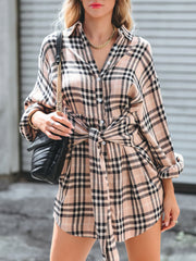 Hemdkleid mit Karomuster, Knöpfen und Schnürung