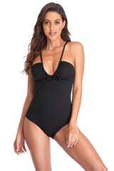 Neckholder-Bademode mit offenem Rücken