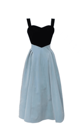 VESTIDO MINIMALISTA CON COSTURAS DE SPANDEX EN NEGRO Y AZUL