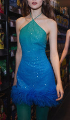 TÜRKIS-MINIKLEID MIT JUWELEN UND PAILLETTEN