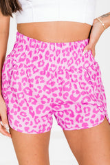 Rosa Sportshorts mit hoher Taille und Leopardenmuster