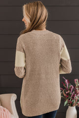 Strickjacke mit offener Vorderseite und strukturiertem Farbblockdesign in Parchment