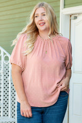 Rosa Plus Size Top mit Puffärmeln und Schweizer Punkten