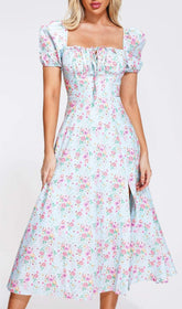 MIDIKLEID MIT PUFFÄRMELN UND BLUMENMUSTER