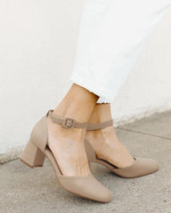 Women's Elegant Daily Hollow-out Adjusting Buckle Chunky Heels